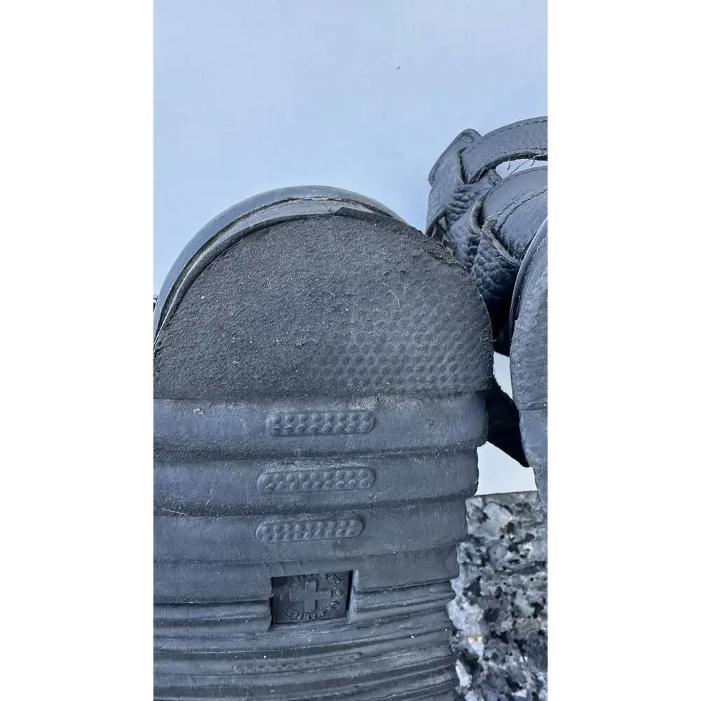 Dr martens OLSON ZIPPED LEATHER STRAP SANDALS size US 9